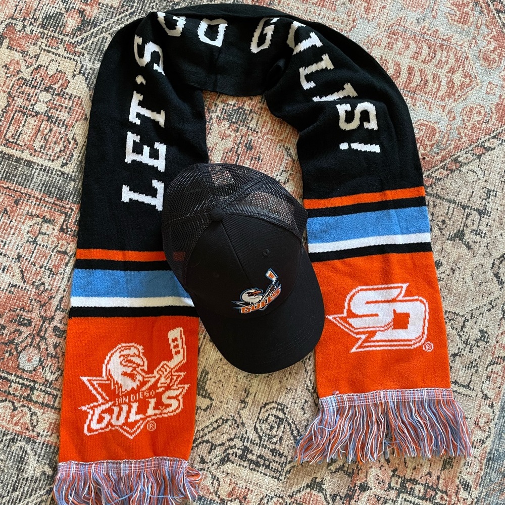 San Diego Gulls scarf and hat